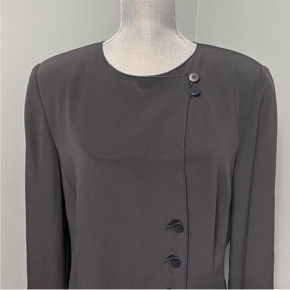 ๐ฎ๐น Vintage Armani Collezioni Black Silk Asymmetrical Button Blazer Size Large - Picture 2 of 11
